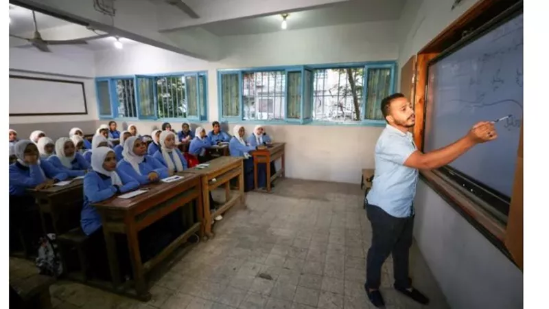 ضوابط إجراءات إنهاء الخدمة للمعلمين عند بلوغ سن التقاعد