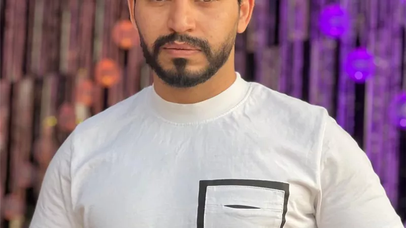 المصور رضا طلعت يحول الصورة إلى شهادة حية تصنع التأثير وتخلد الحقيقة