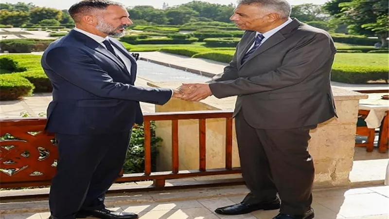 محافظ أسوان يلتقى الأمير رحيم رئيس شبكة الأغاخان للتنمية