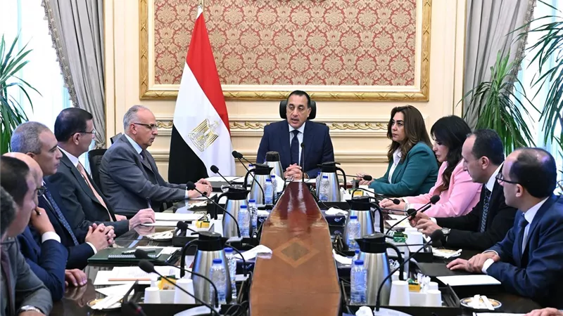 رئيس الوزراء يُتابع الخطة التنفيذية لمنظومة تطهير المجاري المائية