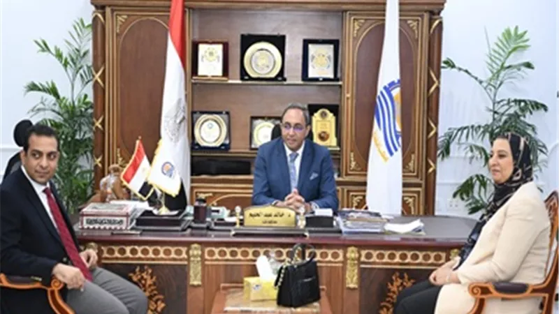 توقيع ملحق تنفيذي لبروتوكول التعاون بين جامعة عين شمس ومحافظة قنا