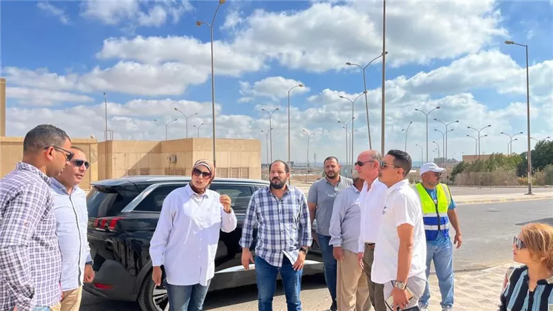 جهاز مدينة السويس يواصل أعمال النظافة والتجميل بالمنطقة الحرة