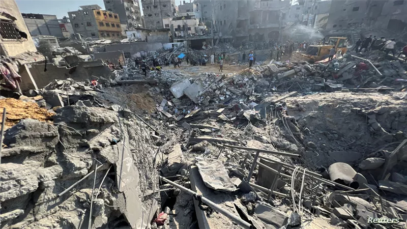 استشهاد 3 فلسطينيين وإصابة 13 آخرين جراء قصف إسرائيلي وسط غزة