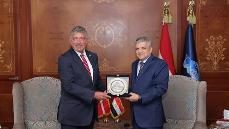 قناة السويس تدعو 
