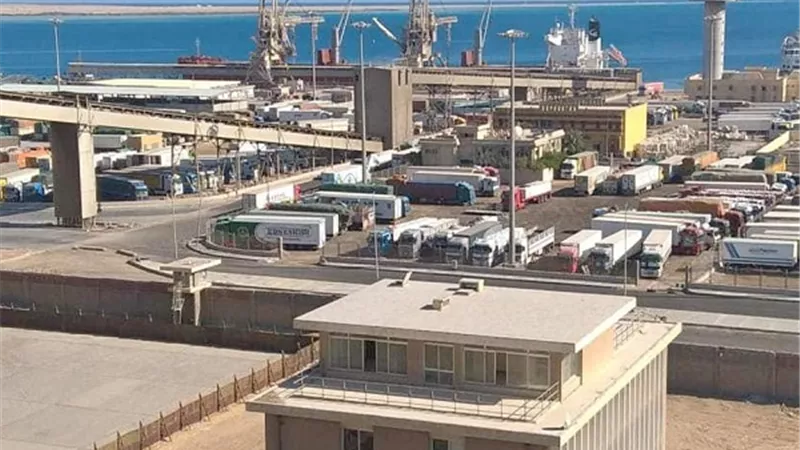 تداول 16 ألف طن و988 شاحنة بضائع عامة ومتنوعة بمواني البحر الأحمر