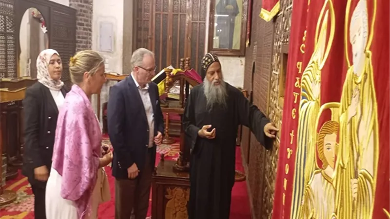 السفير التشيكي يزور دير المحرق بالقوصية ضمن جولته بالمحافظة