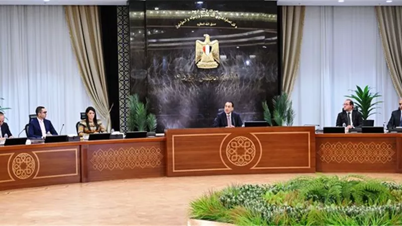 مدبولي: مصر تدخل عصر السيارات الكهربائية مع تحالف عالمي