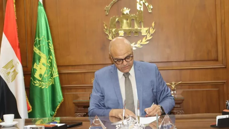 محافظ القليوبية يستبعد مدير إدارة قليوب وقيادات تعليمية بمدرسة ميت حلفا
