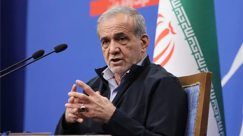 الرئيس الإيراني يدعو لنقل العاصمة من طهران: 