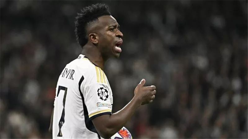 تشابي يعلن قائمة ريال مدريد لمواجهة فياريال في الدوري الإسباني