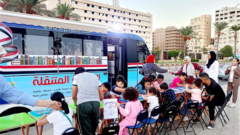 مكتبة مصرالعامة تنظم فعالية وطنية وثقافية بميدان الشهداء