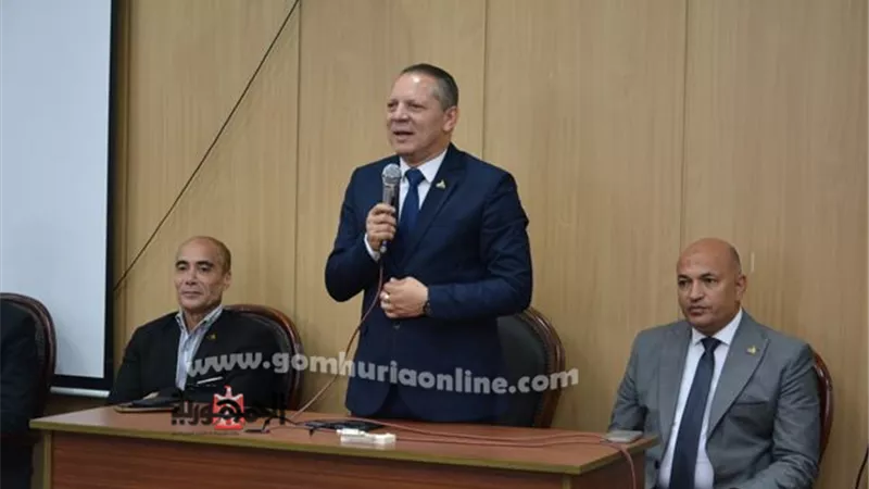 رئيس جامعة دمياط يشهد اللقاء التعريفي بكلية الآثار لطلابها الجدد