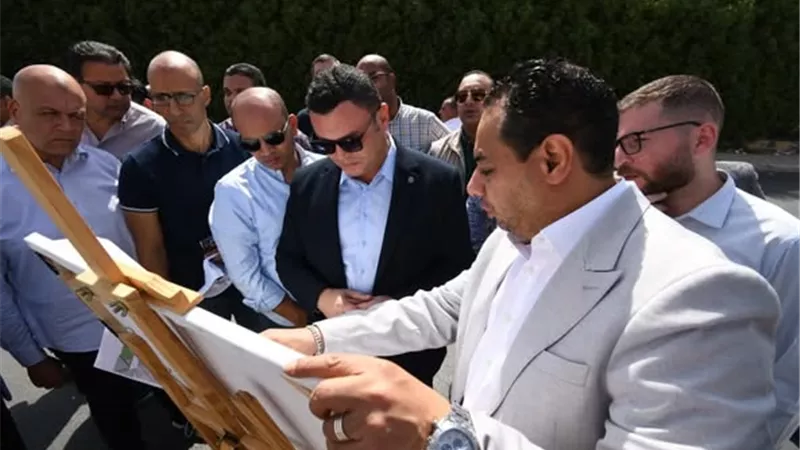 وزير الإسكان يتفقد الأعمال الجاري تنفيذها لتطوير الطرق والمحاور بمدينتي 6 أكتوبر والحدائق
