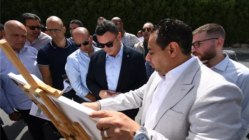 تطوير محاور أكتوبر وحدائق أكتوبر.. وزير الإسكان يتابع بنفسه