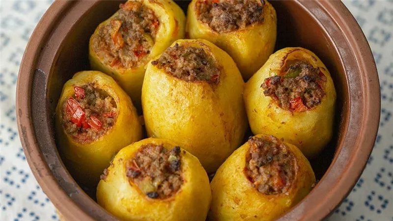 طبق بطاطس بحشو اللحم المفروم
