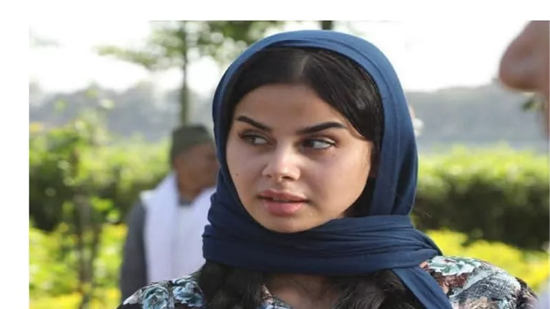 منة عرفة تقع فى مشاكل وأزمات والسبب