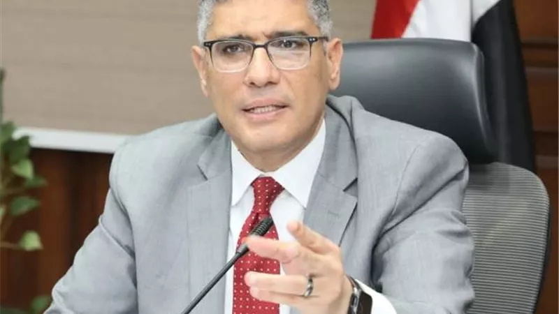محافظ الجيزة: ضبط 347 مخالفة لسائقى السرفيس وحجز 12 سيارة