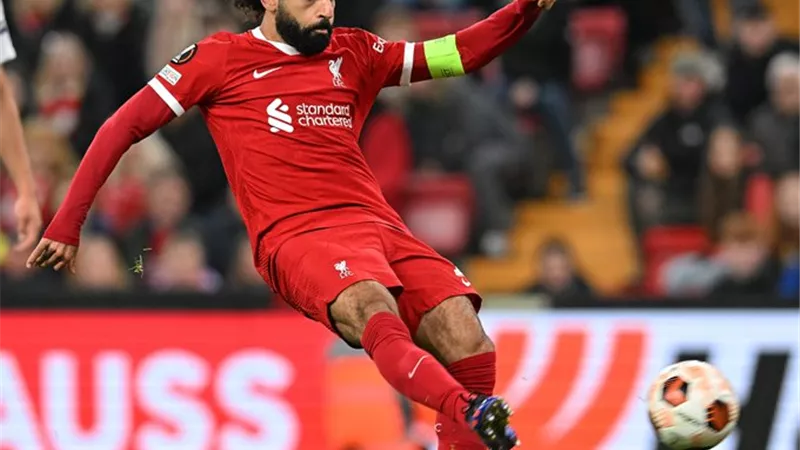 تسديدة محمد صلاح تمر بجوار مرمى تشيلسي