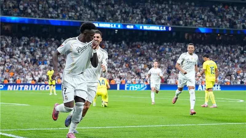 فينيسيوس يقود ريال مدريد للفوز علي فياريال وصدارة الدوري الإسباني