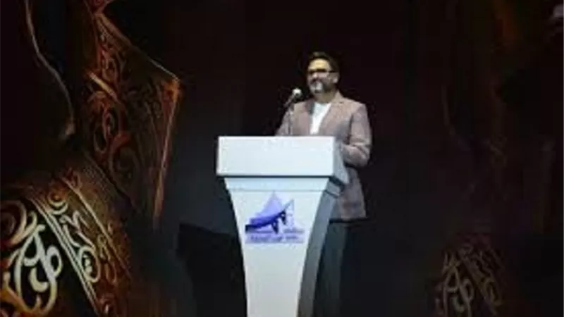 أكرم حسني يقدم حفل افتتاح مهرجان نقابة المهن التمثيلية