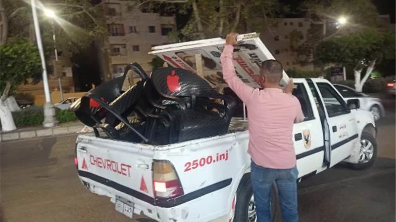 جهاز بدر يشن حملة إشغالات مكبرة ويلاحق المخالفين ليلاً فى الأحياء صور