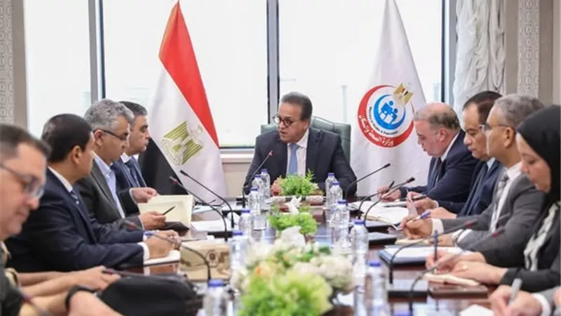 وزير الصحة يتابع الموقف التنفيذي لمشروع المخازن الاستراتيجية للوزارة