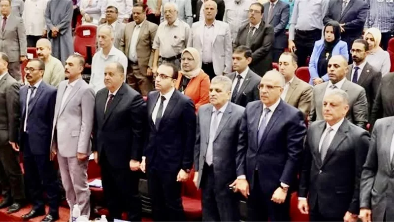 وزيرالري يستعرض