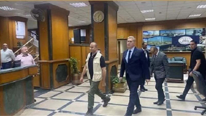 اجتماع مبكر بعد جولة مفاجئة.. وزير البترول يتابع خطط الحفر والإنتاج