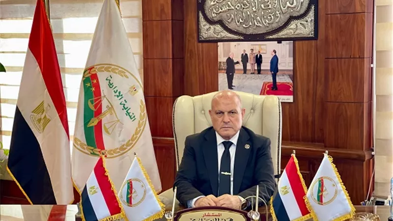 رئيس النيابة الإدارية يهنئ الرئيس السيسي بذكري أكتوبر المجيدة