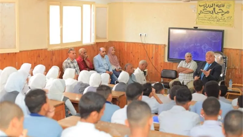 وكيل تعليم الأقصر يشرح لطلاب إسنا ملامح نظام البكالوريا الجديد