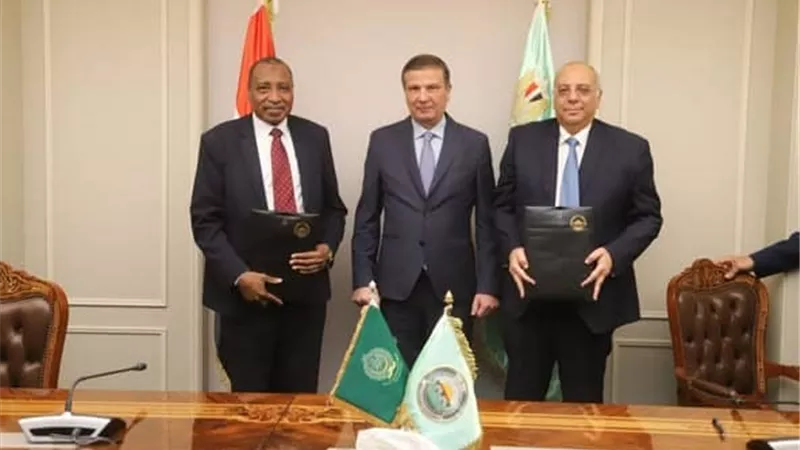بمناسبة أعياد أكتوبر.. وزير الزراعة يستعرض الخطة القومية لتنمية سيناء