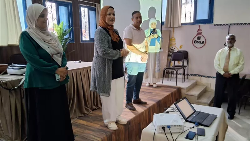 مدير تعليم مطروح تتفقد برنامج التأهيل التربوي للمعلمين الجدد