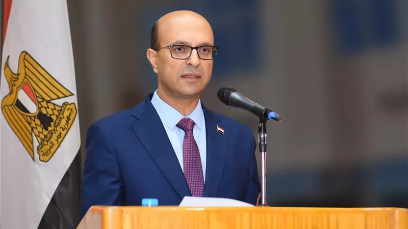 إنقاذ يد شابة من بتر شبه كامل في مستشفيات جامعة أسيوط