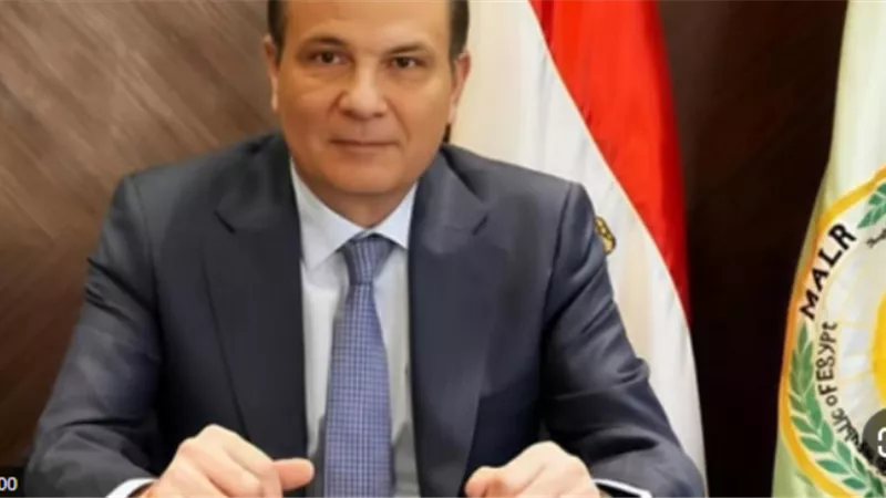 وزير الزراعة يستعرض خطة تنمية سيناء