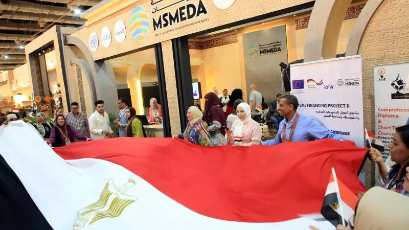 تنمية المشروعات وشباب معرض تراثنا يحتفلون بذكرى انتصارات أكتوبر