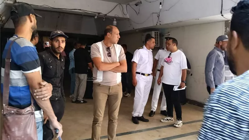 حملة مكبرة لتنفيذ قرارات الغلق والتشميع ورفع الإشغالات بالعبور