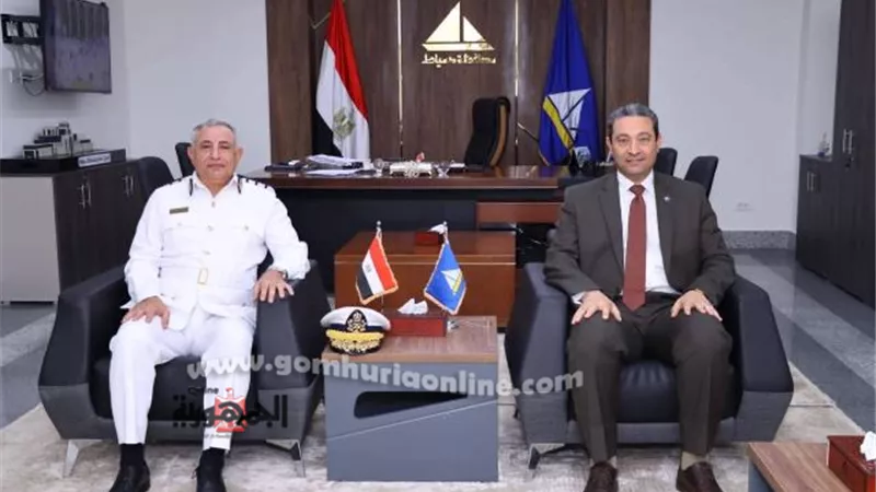 محافظ دمياط يستقبل مديرالأمن ويتبادلان التهانى بذكرى إنتصارأكتوبر