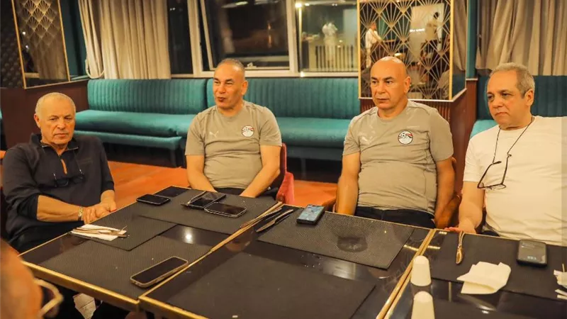 أبو ريدة يصل المغرب لمؤازرة منتخب مصر امام جيبوتي