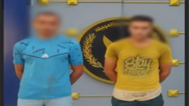 حقيقة تعدى شخصين على الكلاب الضالة حتى تفوقهم ووضعهم داخل أجولة
