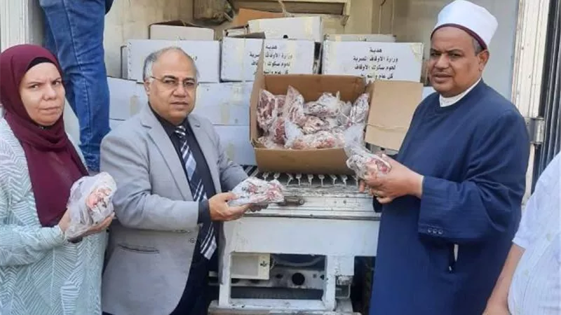 محافظ الجيزة:توزيع ٢ طن من لحوم الأضاحى على الأسر الأولى بالرعاية