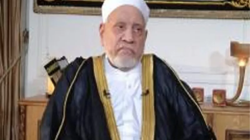 محافظ الفيوم ينعي وفاة العالم الجليل .. الدكتور أحمد عمر هاشم