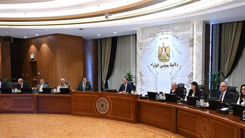 مدبولى يؤكد التزام الحكومة بتنفيذ برنامج الإصلاح الاقتصادي الوطني