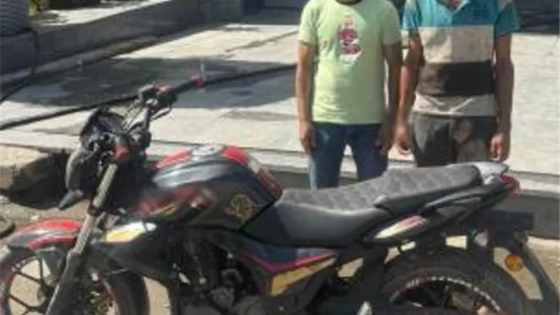 ضبط عنصرين جنائيين لسرقته ما دراجة نارية بالإسكندرية