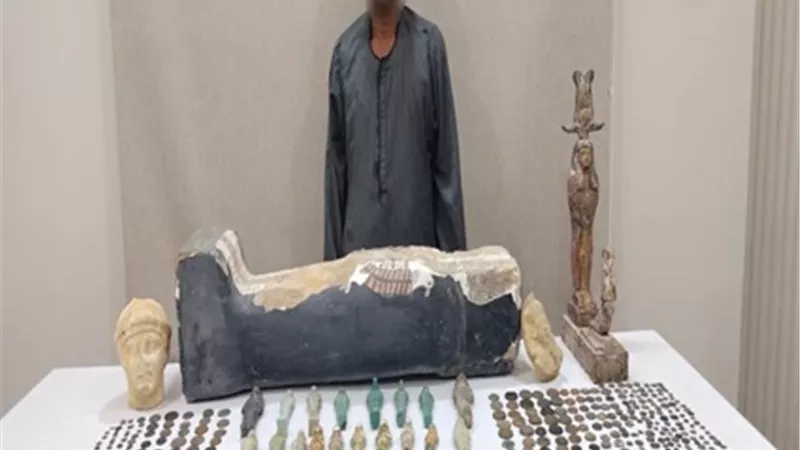 ضبط 533 قطع آثرية بحوزة أحد الأشخاص ببنى سويف بقصد الإتجار