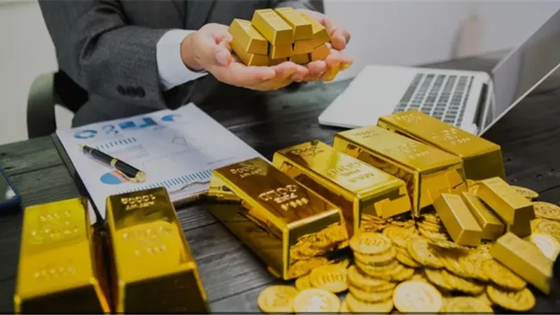هل يبدأ عهد جديد للذهب.. الأونصة تتخطى 4000 دولار