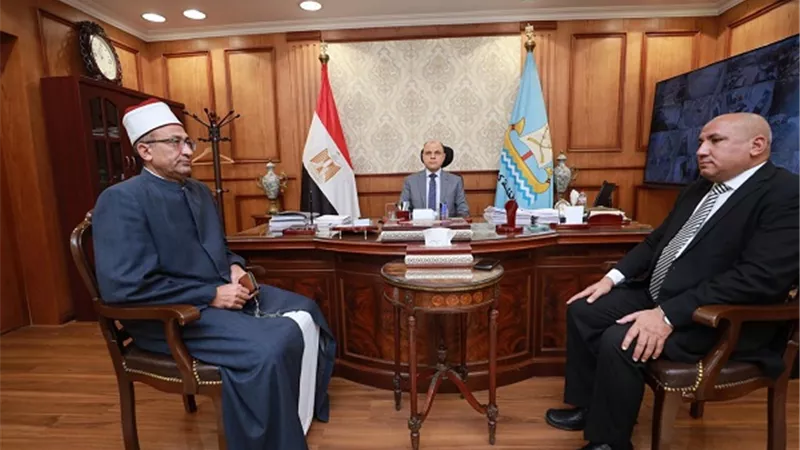 محافظ كفرالشيخ يستقبل وفد المنظمة العالمية لخريجي الأزهر الشريف