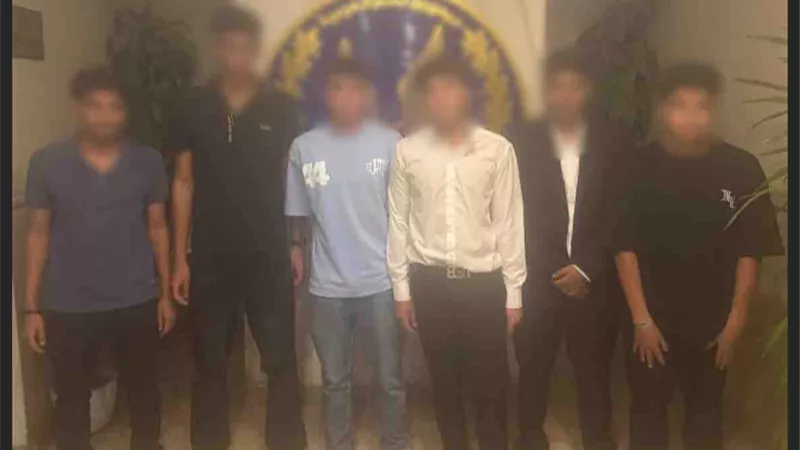 ضبط 6 طلاب تعدوا على آخرين أمام إحدى المدارس بالقاهرة