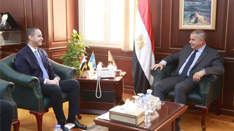 نائب وزير الصحة يبحث مع محافظ الإسكندرية تطوير الخدمات الصحية