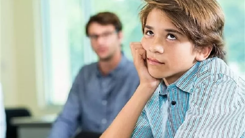 نصائح للآباء للتعامل مع سن المراهقة بفهم وصبر