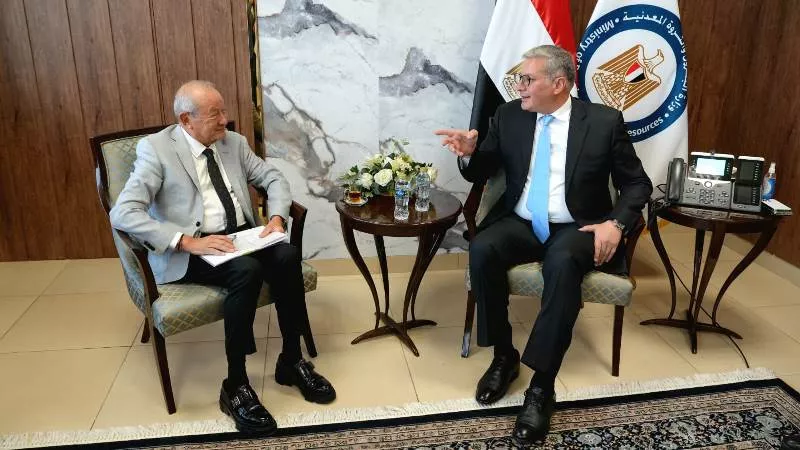 وزير البترول يبحث مع نجيب ساويرس تعزيز الاستثمارات في التعدين